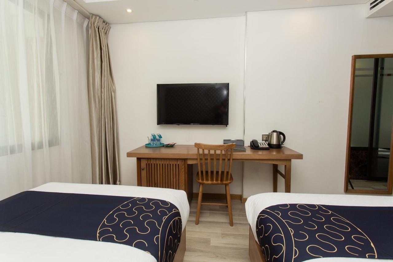 Capital O 781 Brilliant Majestic Hotel Da Nang Luaran gambar